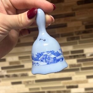 Currier & Ives Vintage 1970 “The Homestead in Winter” Porcelain Bell